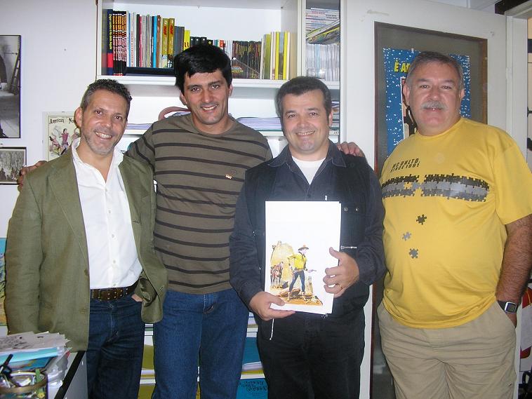 Da esquerda para a direita: Burattini, José Carlos, Villa, Dorival e original da 1ª capa desta nova colecção