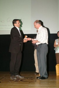 Fabio Civitelli recebendo o troféu Balanito