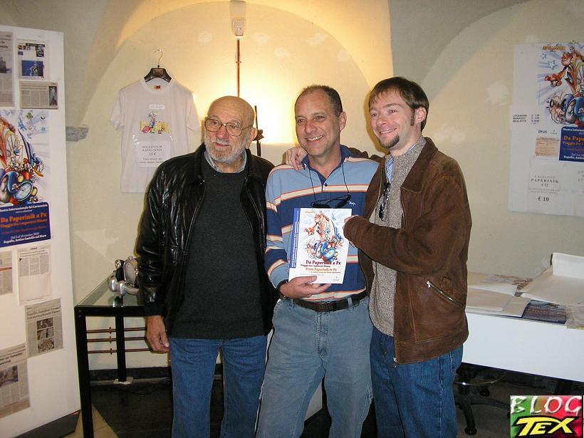 Carlo Chendi, Júlio e Sergio Badino com o catálogo