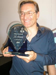 Fabio Civitelli e a satisfação pelo troféu recebido