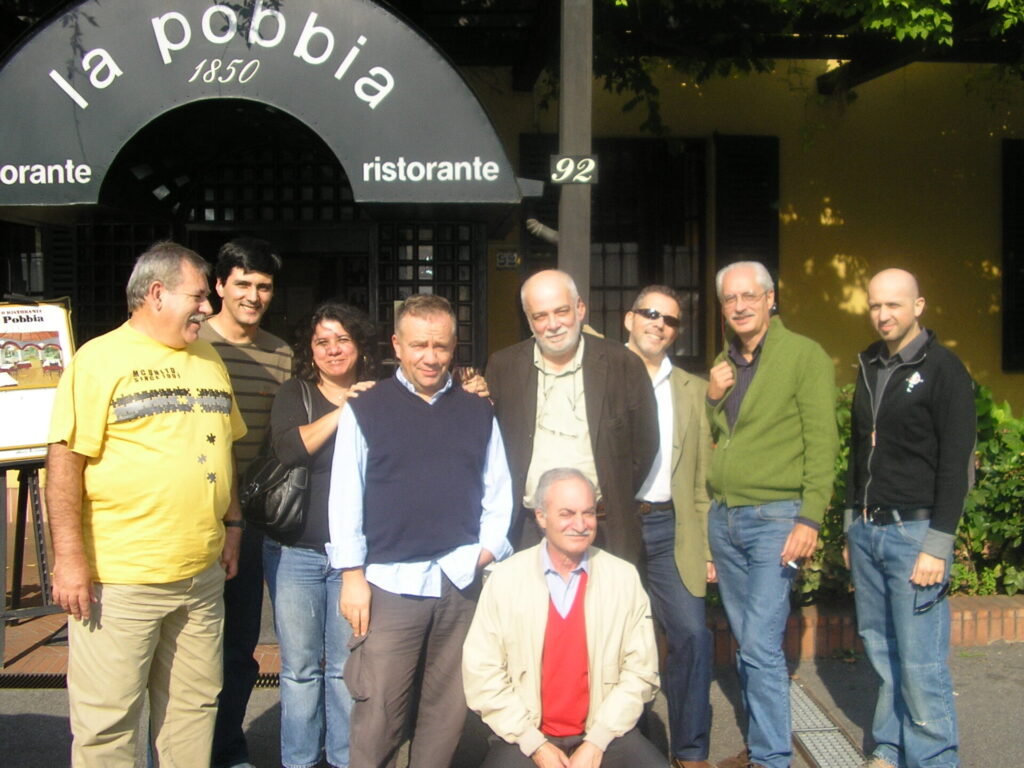 6 de Outubro de 2006, com Gianfranco Manfredi e ilustres editores e autores após um almoço no restaurante La pobbia, em Milão